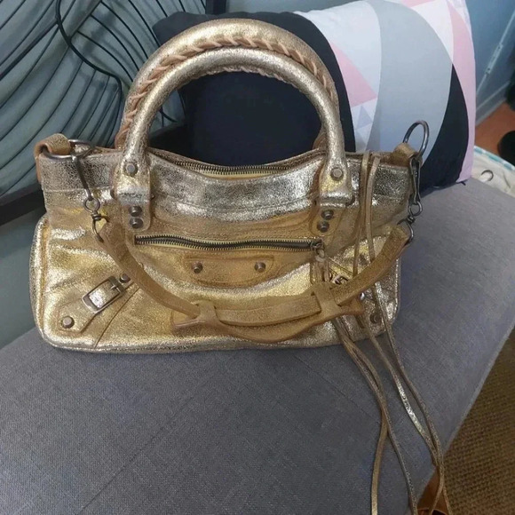 Shoulder  Bag/Satchel Sparkling Gold Crackled Leather Bag with Tassels - Picture 10 of 10